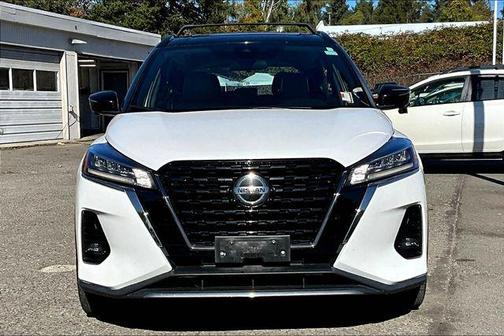 2021 Nissan Kicks SR