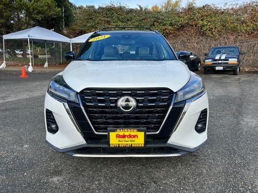 2021 Nissan Kicks SR