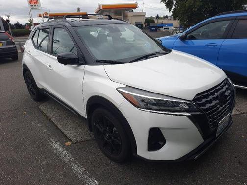 2021 Nissan Kicks SR