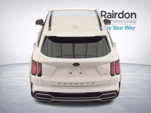 Glacial White Pearl 2021 Kia Sorento S