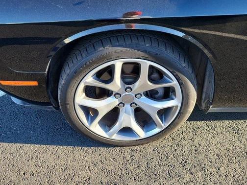 2015 Dodge Challenger SXT Plus