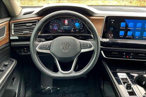 2024 Volkswagen Atlas 2.0T SE w/Technology 4MOTION