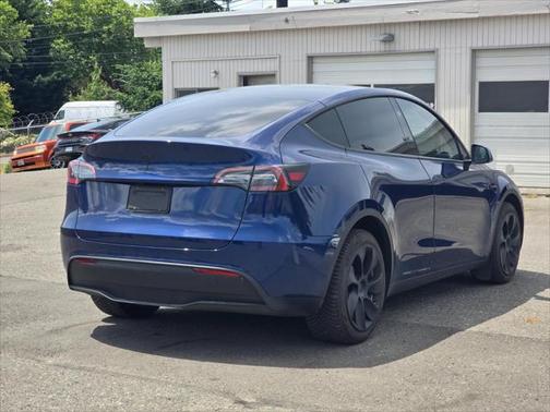 2024 Tesla Model Y Long Range Dual Motor All-Wheel Drive