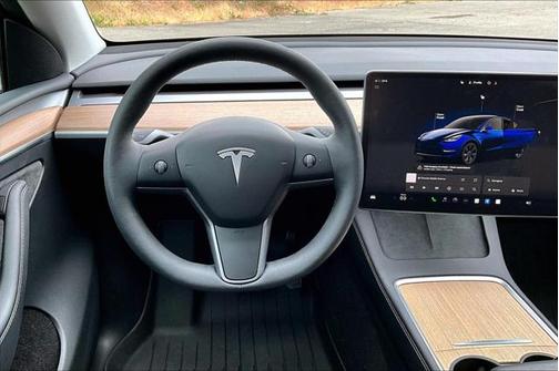 2024 Tesla Model Y Long Range Dual Motor All-Wheel Drive