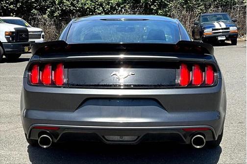 2016 Ford Mustang V6