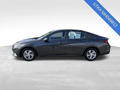 2021 Hyundai ELANTRA SE