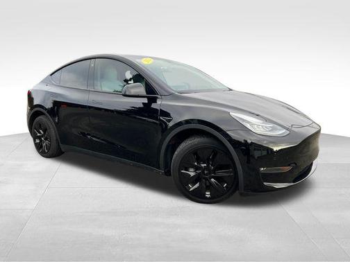 2022 Tesla Model Y Long Range Dual Motor All-Wheel Drive