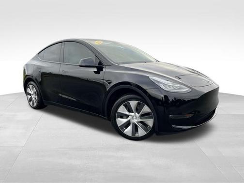 2022 Tesla Model Y Long Range Dual Motor All-Wheel Drive