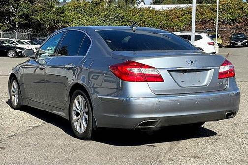 2013 Hyundai Genesis 3.8