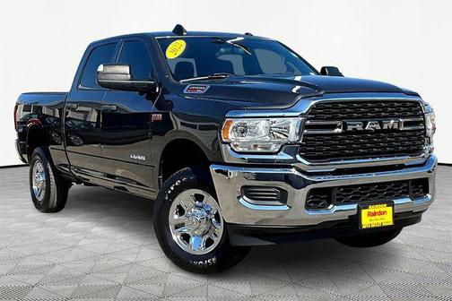 2022 RAM 2500 Tradesman Crew Cab 4x4 6'4' Box