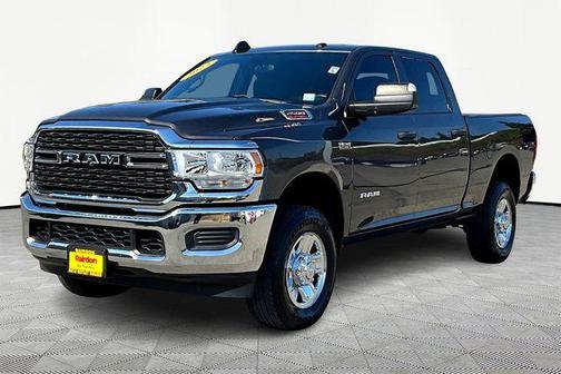 2022 RAM 2500 Tradesman Crew Cab 4x4 6'4' Box