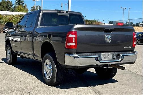 2022 RAM 2500 Tradesman Crew Cab 4x4 6'4' Box