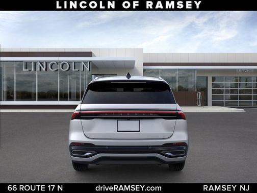 SILVER RADIANCE MET CC 2026 Lincoln Nautilus Reserve