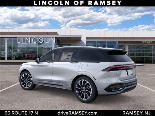 SILVER RADIANCE MET CC 2026 Lincoln Nautilus Reserve