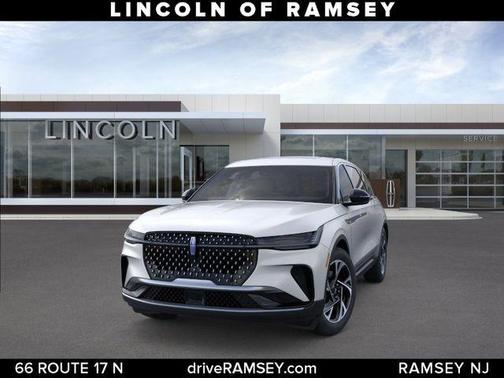SILVER RADIANCE MET CC 2026 Lincoln Nautilus Premiere