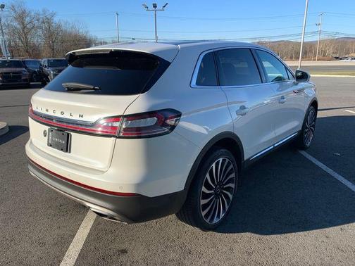 2022 Lincoln Nautilus Black Label