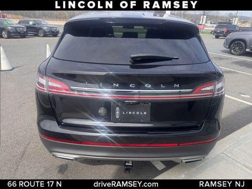INFINITE BLACK MET CC 2022 Lincoln Nautilus Reserve
