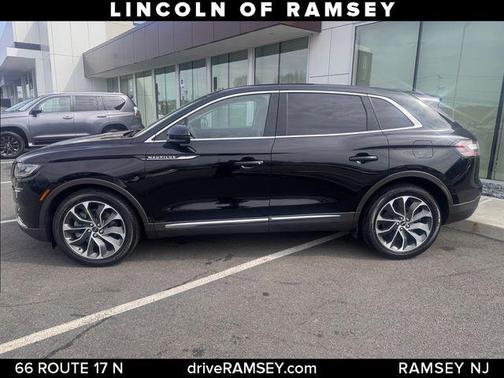 INFINITE BLACK MET CC 2022 Lincoln Nautilus Reserve