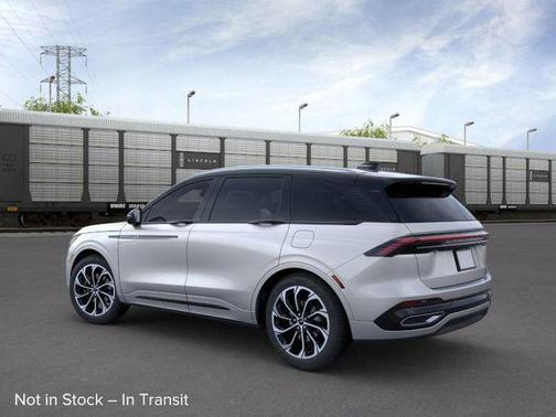 2025 Lincoln Nautilus Reserve