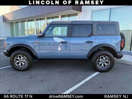 AZURE GRAY MET TRI-COAT 2024 Ford Bronco Badlands