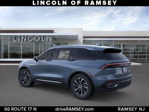 WHISPER BLUE MET CC 2026 Lincoln Nautilus Premiere