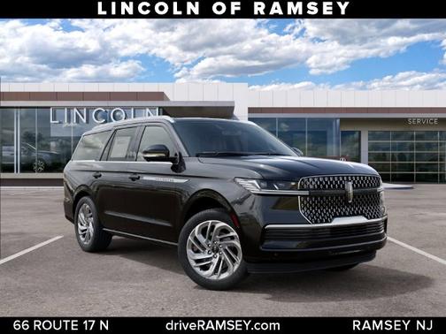 Infinite Black Metallic Clearcoat 2027 Lincoln Navigator Reserve