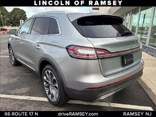 Radiance Metallic 2023 Lincoln Nautilus Reserve