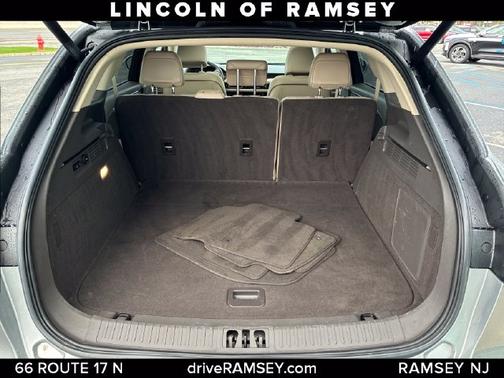 Radiance Metallic 2023 Lincoln Nautilus Reserve