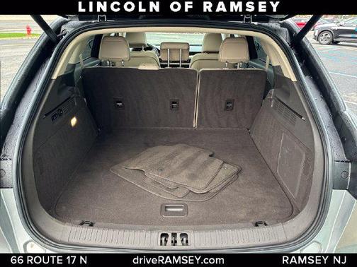 Silver Radiance Metallic Clearcoat 2023 Lincoln Nautilus Reserve