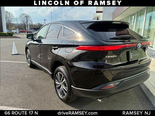 Black 2022 Toyota Venza LE