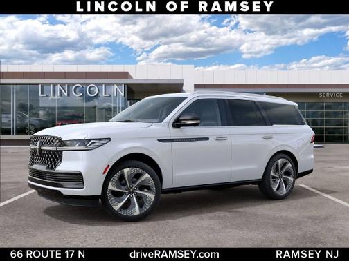 Pristine White Metallic Tri-Coat 2027 Lincoln Navigator Black Label