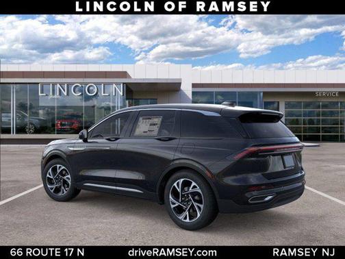 Infinite Black Metallic Clearcoat 2026 Lincoln Nautilus Premiere