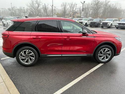 2023 Lincoln Corsair Standard