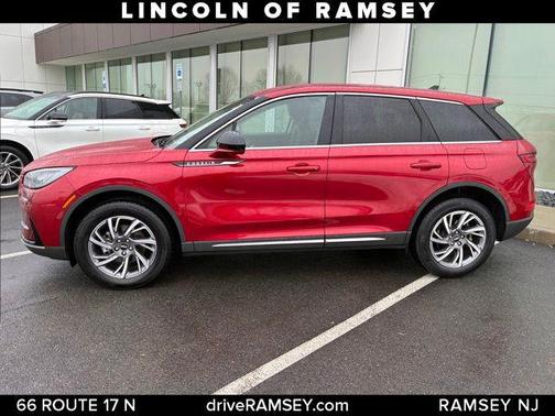 RED CARPET MET TC 2023 Lincoln Corsair Standard