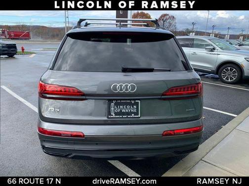 2022 Audi Q7 45 Premium Plus