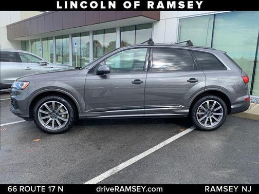 2022 Audi Q7 45 Premium Plus