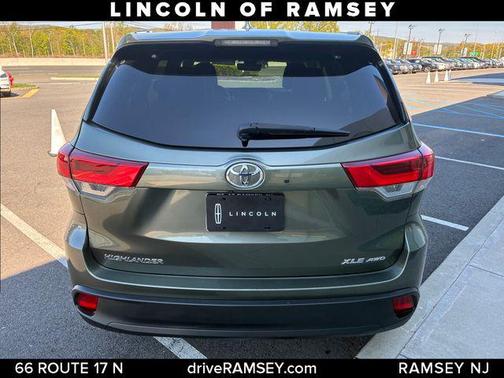Alumina Jade Metallic 2017 Toyota Highlander XLE