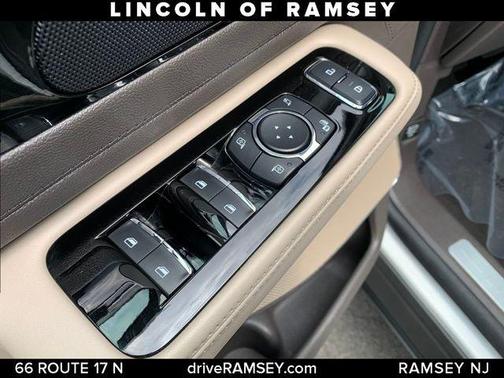 2022 Lincoln Aviator Standard AWD