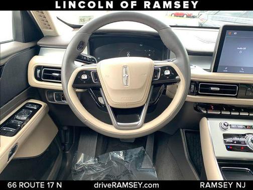 2022 Lincoln Aviator Standard AWD