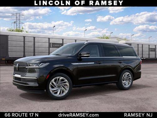 Infinite Black Metallic Clearcoat 2027 Lincoln Navigator Reserve