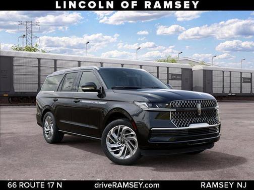 Infinite Black Metallic Clearcoat 2027 Lincoln Navigator Reserve
