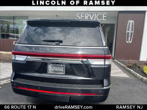 INFINITE BLACK 2022 Lincoln Navigator Reserve