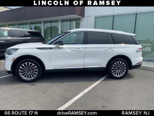 2022 Lincoln Aviator Standard AWD
