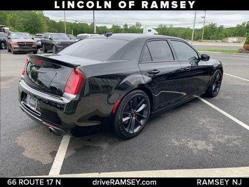 2023 Chrysler 300 C