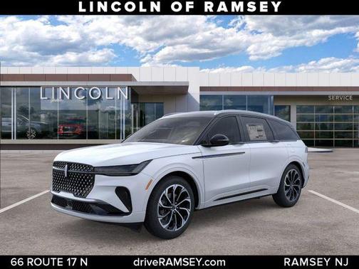 WHITE PLATINUM MET 3C 2026 Lincoln Nautilus Reserve