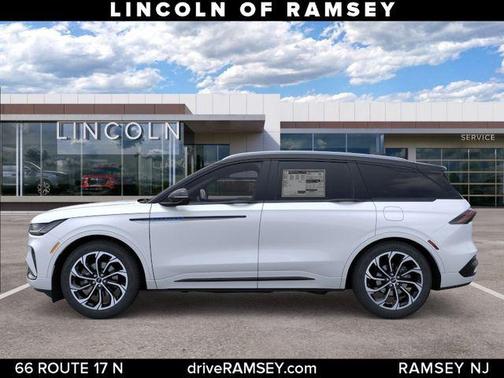 WHITE PLATINUM MET 3C 2026 Lincoln Nautilus Reserve