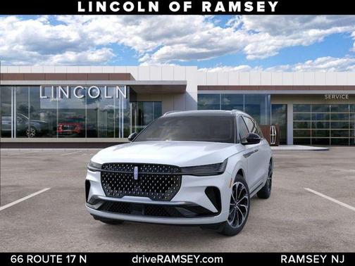 WHITE PLATINUM MET 3C 2026 Lincoln Nautilus Reserve
