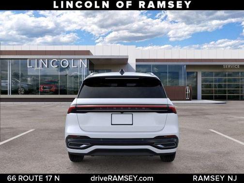 WHITE PLATINUM MET 3C 2026 Lincoln Nautilus Reserve
