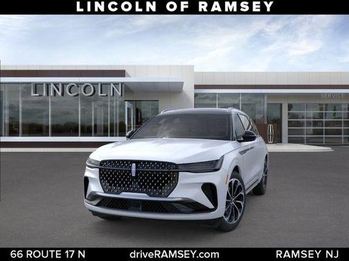 WHITE PLATINUM MET 3C 2026 Lincoln Nautilus Reserve