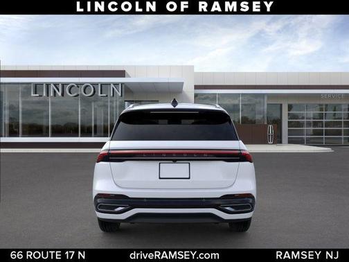 WHITE PLATINUM MET 3C 2026 Lincoln Nautilus Reserve